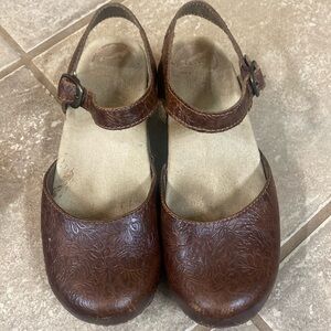 Dansko size 36